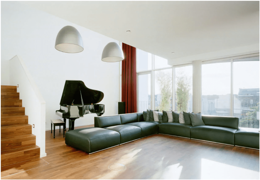 Choriner Strabe 53 residential building in Urbanes Wohnen. Image shows interior of the living area of the apartment. 