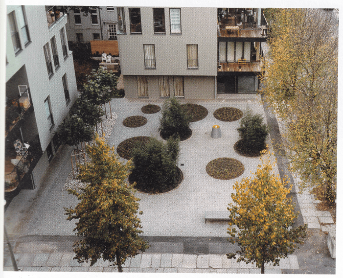Ruppiner Strabe 43 residential building in Mitte-Berlin. rear garden photo of the two buildings