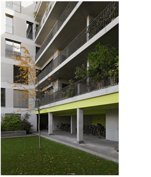 Residential building Pasteurstraße 27, Prenzlauer Berg. the internal courtyard of the rear side of the project showing the garden space.