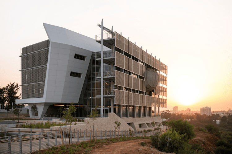 Porter School of Environment Architecture Project- Tel Aviv. the external photo of the building from the front.