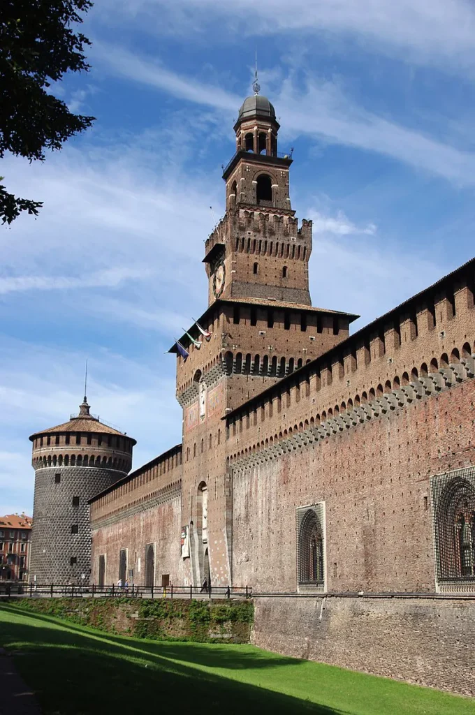 Architecture and Art: The Art Influence. Sforza Castle, Milan. art influence in architecture 