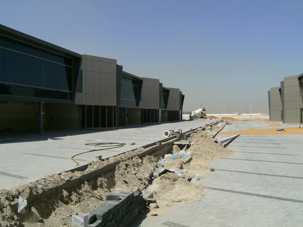 Architects / 12 site supervision steps: The consultant.  industrial project Gulf region.